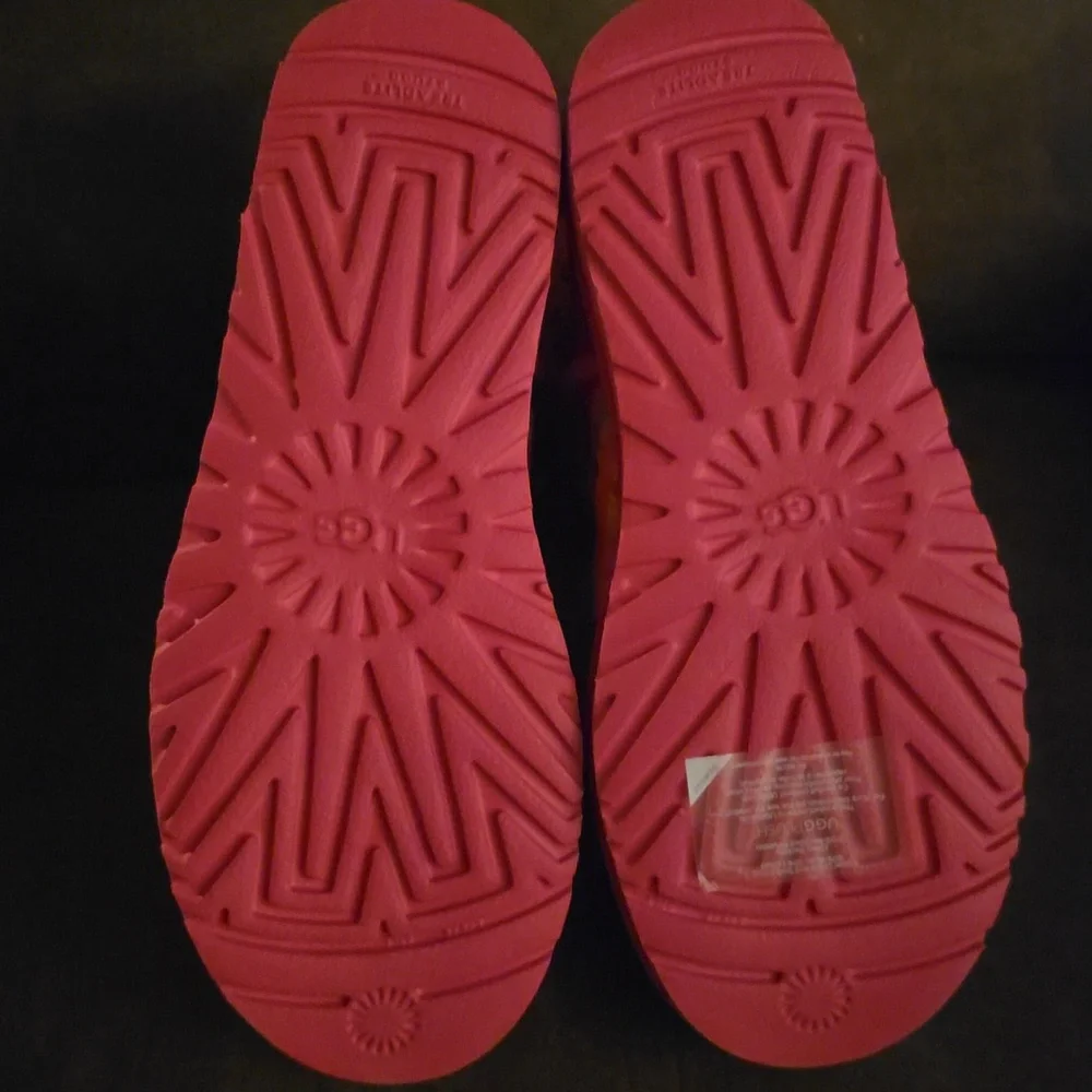 Womens Uggs - Picture 6 of 6